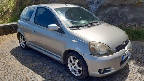 Toyota Yaris • 2001 • 180,000 km