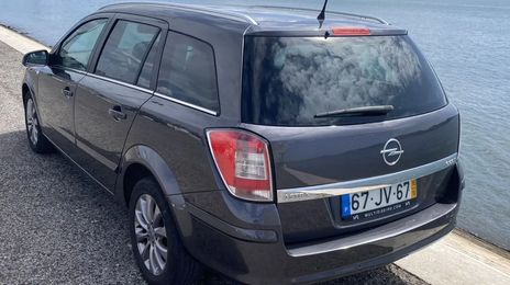 Opel Astra • 2010 • 176,000 km