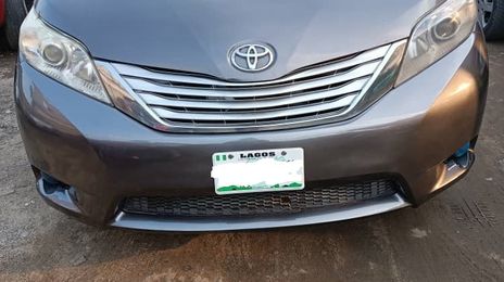 Toyota Sienna • 2011 • 130 km