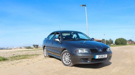 Mitsubishi Carisma • 2004 • 250,000 km