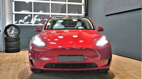 Tesla Model Y • 2022 • 22,555 km