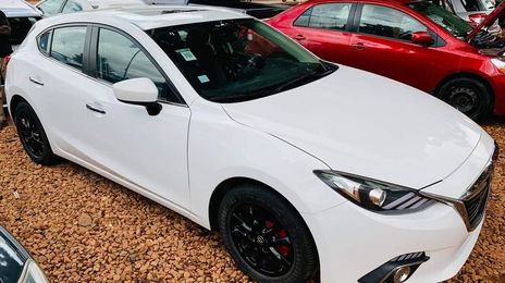 Mazda 3 • 2014 • 345 km