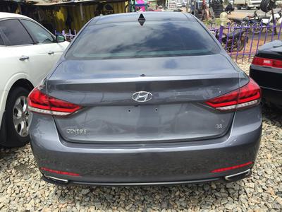 Hyundai Genesis • 2015 • 59,261 km