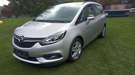 Opel Zafira • 2017 • 98,890 km