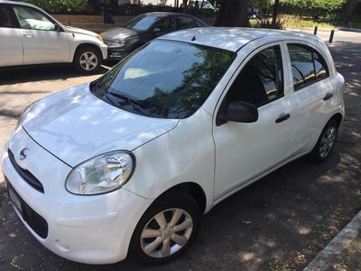 Nissan March • 2015 • 44,000 km