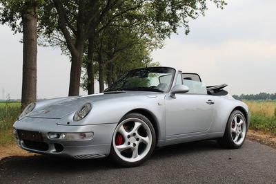 Porsche 911 Carrera • 1994 • 324,256 km
