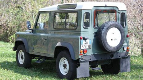 Land Rover Defender • 2009 • 119,500 km