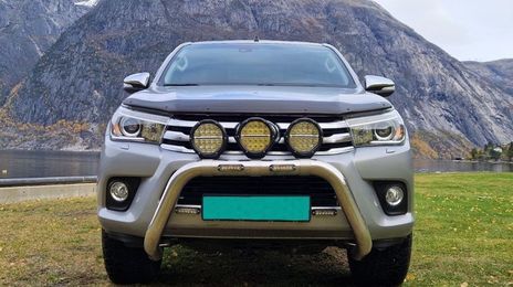 Toyota Hilux • 2016 • 180,000 km