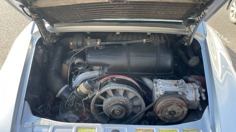 Porsche 911 Carrera • 1982 • 28,998 km