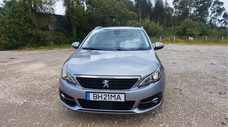 Peugeot 308 • 2019 • 140,000 km