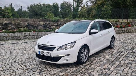 Peugeot 308 • 2015 • 199,999 km