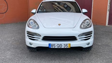 Porsche Cayenne • 2012 • 250,000 km