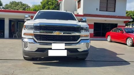 Chevrolet Silverado • 2018 • 84,000 km