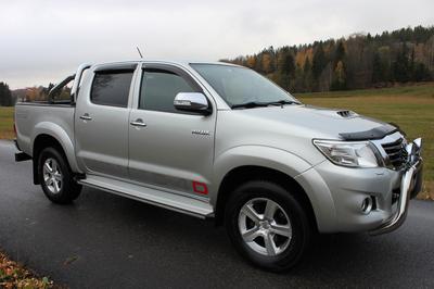 Toyota Hilux • 2008 • 98,400 km