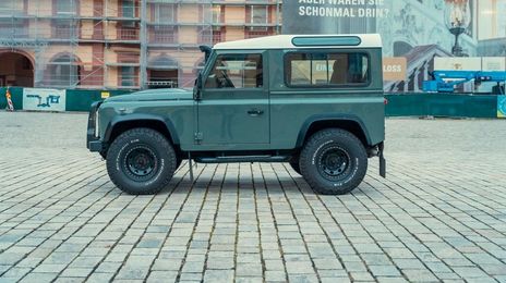 Land Rover Defender • 2014 • 63,822 km