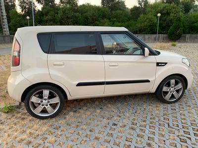 Kia Soul • 2009 • 180,000 km