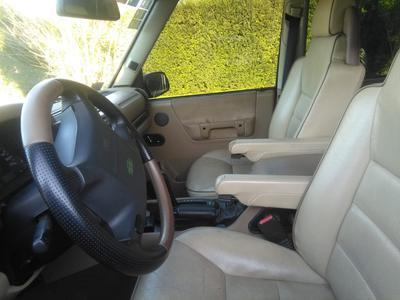 Land Rover Discovery • 2002 • 220,000 km