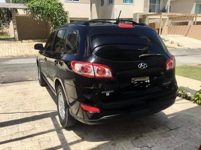 Hyundai Santa Fe • 2010 • 115,000 km