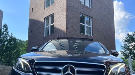 Mercedes-Benz E • 2016 • 96,288 km