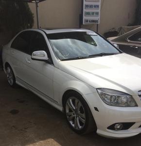 Mercedes-Benz 200 - 300 • 2009 • 160,000 km
