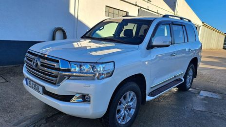 Toyota Land Cruiser • 2019 • 1,290,000 km