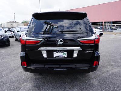 Lexus LX • 2018 • 5 km