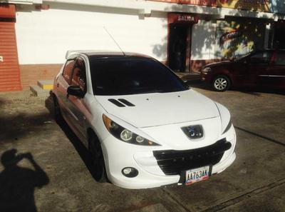 Peugeot 207 • 2012 • 80,000 km