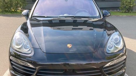 Porsche Cayenne • 2010 • 140,000 km