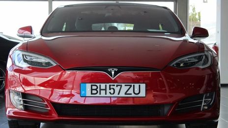 Tesla Model S • 2019 • 84,000 km
