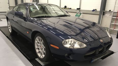 Jaguar XK • 1998 • 123,000 km