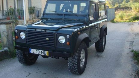Land Rover Defender • 1998 • 120,000 km