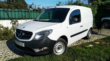 Mercedes-Benz 310 Van • 2012 • 80,000 km