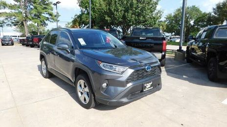 Toyota RAV4 Hybrid • 2021 • 29,100 km