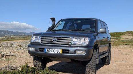 Toyota Land Cruiser • 2005 • 140,000 km