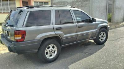 Jeep Cherokee • 1999 • 155,000 km