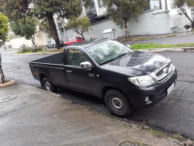 Toyota Hilux • 2010 • 200,000 km