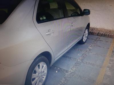 Toyota Yaris • 2012 • 128,500 km