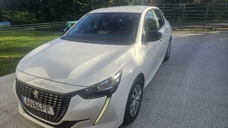 Peugeot 207 • 2021 • 25,000 km