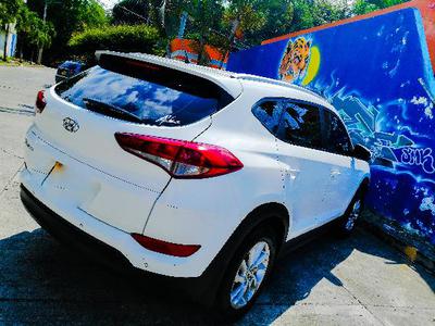 Hyundai Tucson • 2016 • 80,000 km