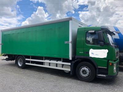 Volvo 240 • 2018 • 282,000 km