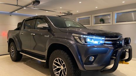 Toyota Hilux • 2016 • 74,000 km