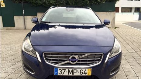 Volvo V60 • 2012 • 220,000 km