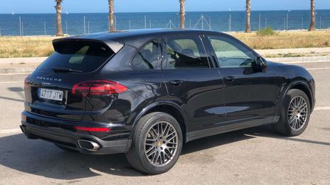 Porsche Cayenne • 2016 • 157,000 km