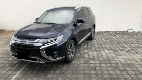 Mitsubishi Outlander • 2020 • 65,000 km