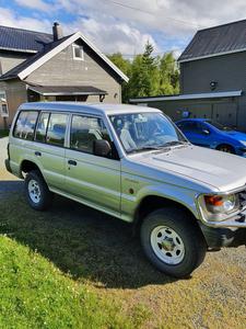 Mitsubishi Pajero • 1999 • 250,000 km