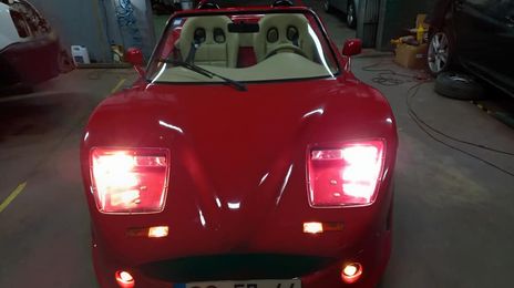 Ferrari SF90 Spider • 1998 • 60,000 km