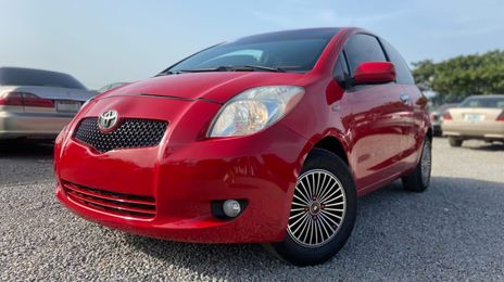 Toyota Yaris • 2012 • 32 km