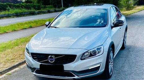 Volvo S60 • 2015 • 122,000 km