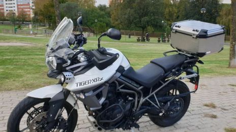 Triumph tiger 800 • 2017 • 14,000 km