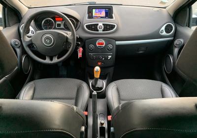 Renault Clio • 2010 • 90,000 km